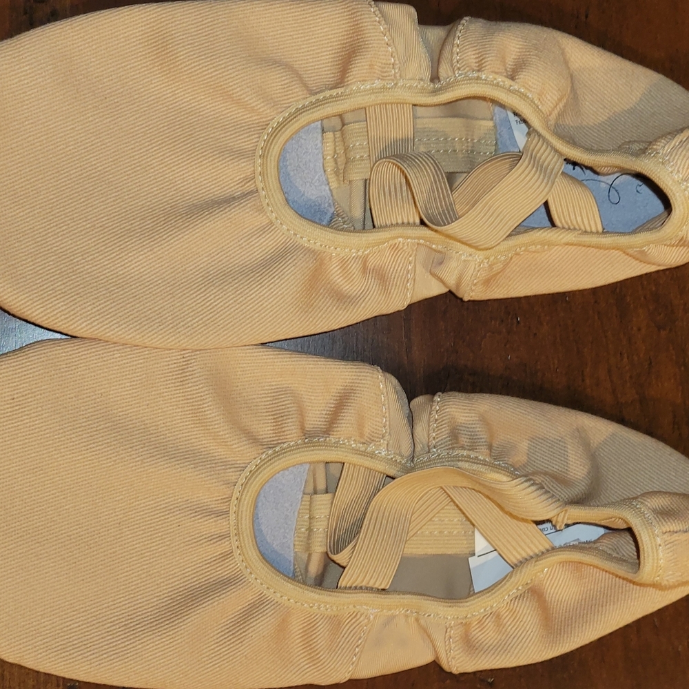 Youth Revolution Ballet slippers. Size 10 NWT